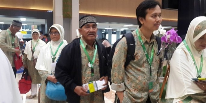 Kisah Tukang Ojek “Bayar Seikhlasnya” yang bisa pergi Umroh 2 Kisah Tukang Ojek “Bayar Seikhlasnya” yang bisa pergi Umroh